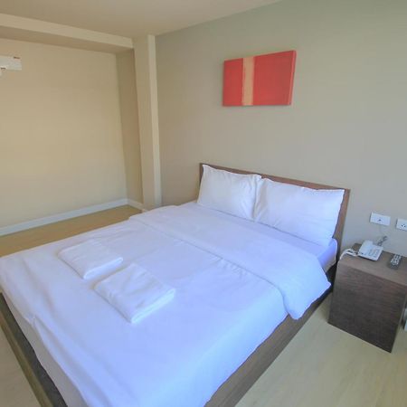 The Sea Bangsaen Hotel Exterior photo