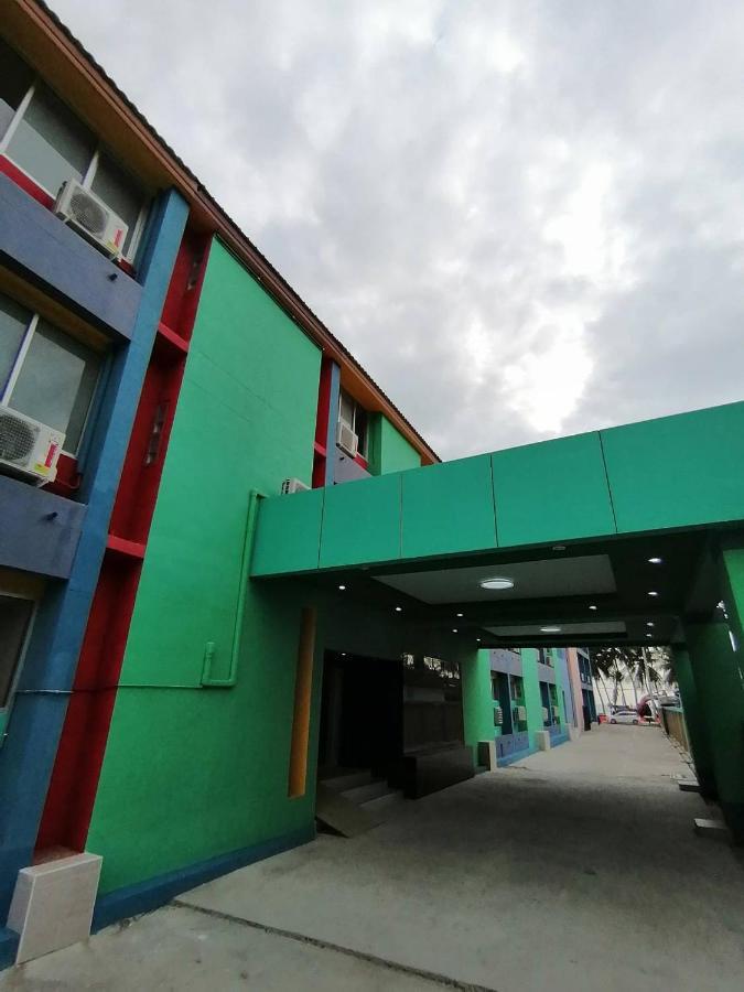 The Sea Bangsaen Hotel Exterior photo