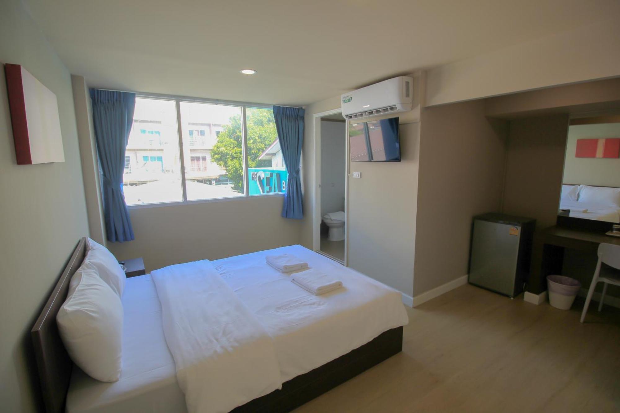 The Sea Bangsaen Hotel Exterior photo